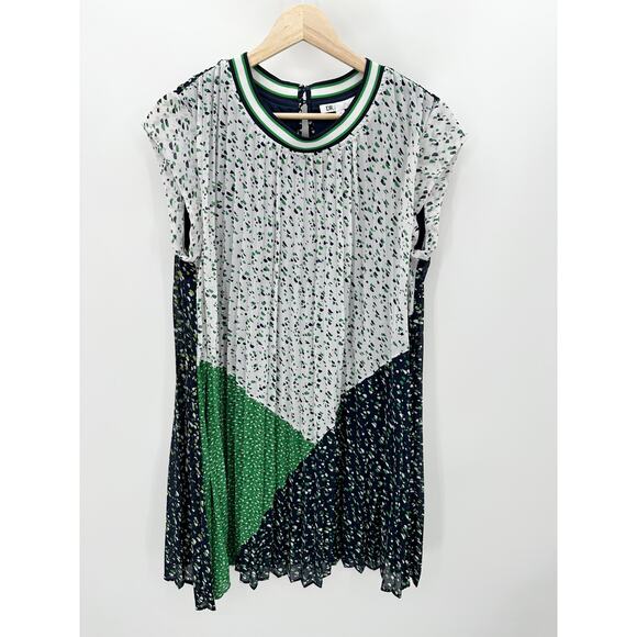 DR2 Dress Women MEDIUM White Blue Green Printed Pleated Cap Sleeve Mini - Picture 1 of 8